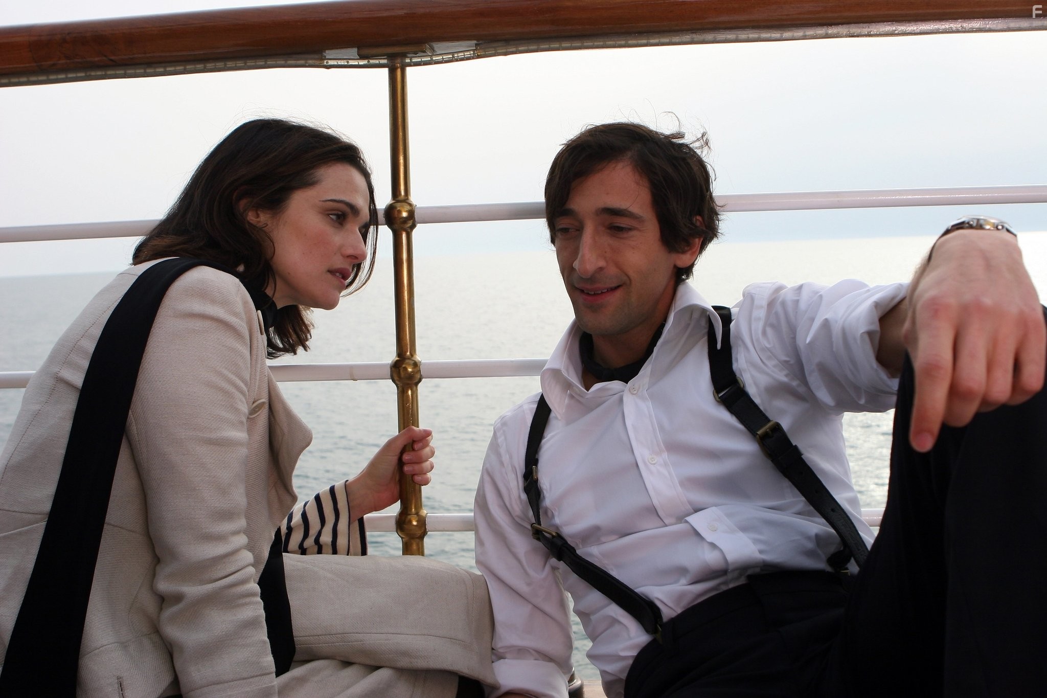 Rachel Weisz and Adrien Brody in Братья Блум (2008)