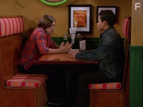 Roshon Fegan and Leo Howard in Танцевальная лихорадка (2010)