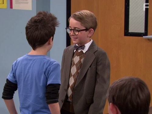 Davis Cleveland and Buddy Handleson in Танцевальная лихорадка (2010)