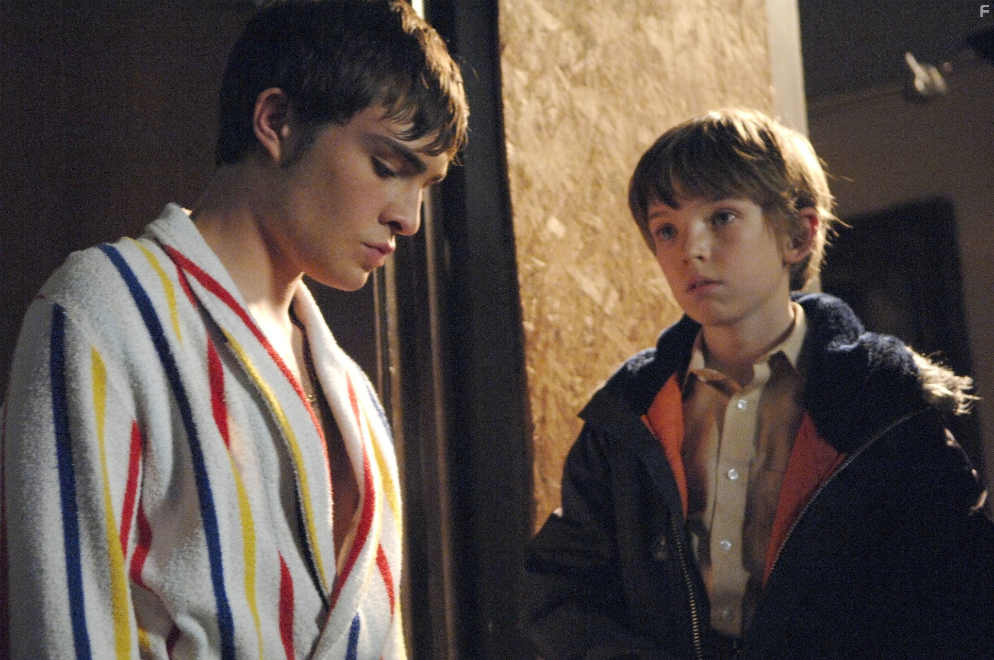 Ed Westwick and Bill Milner in Сын Рэмбо (2007)