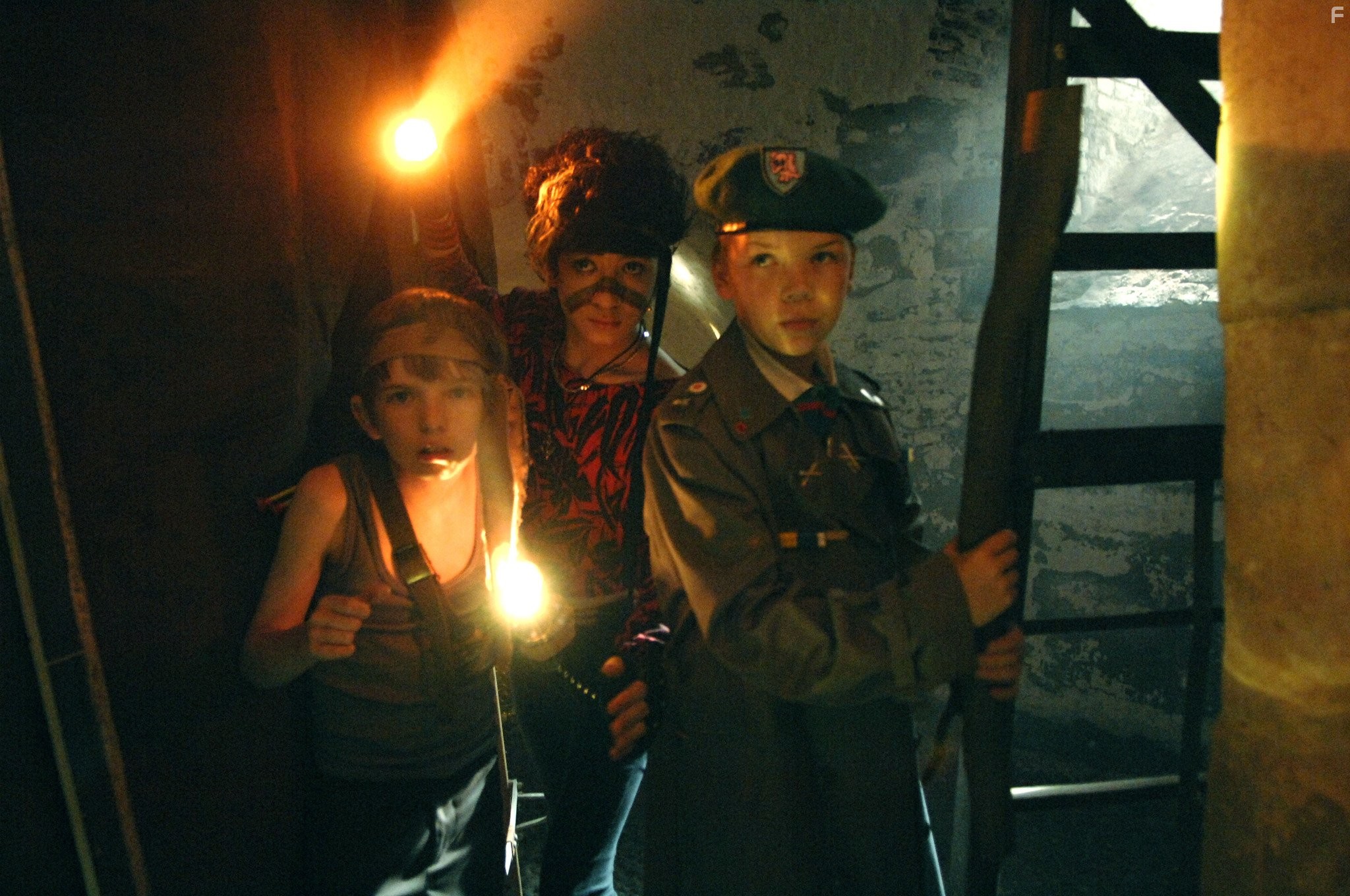 Jules Sitruk, Bill Milner, and Will Poulter in Сын Рэмбо (2007)