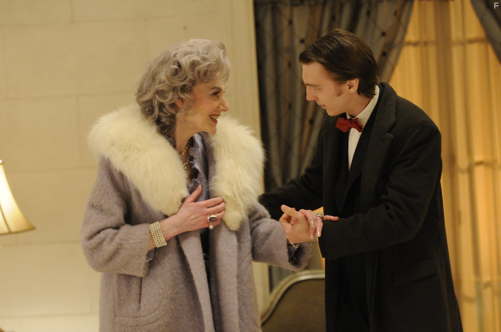 Paul Dano and Marian Seldes in ЭкстраМен (2010)