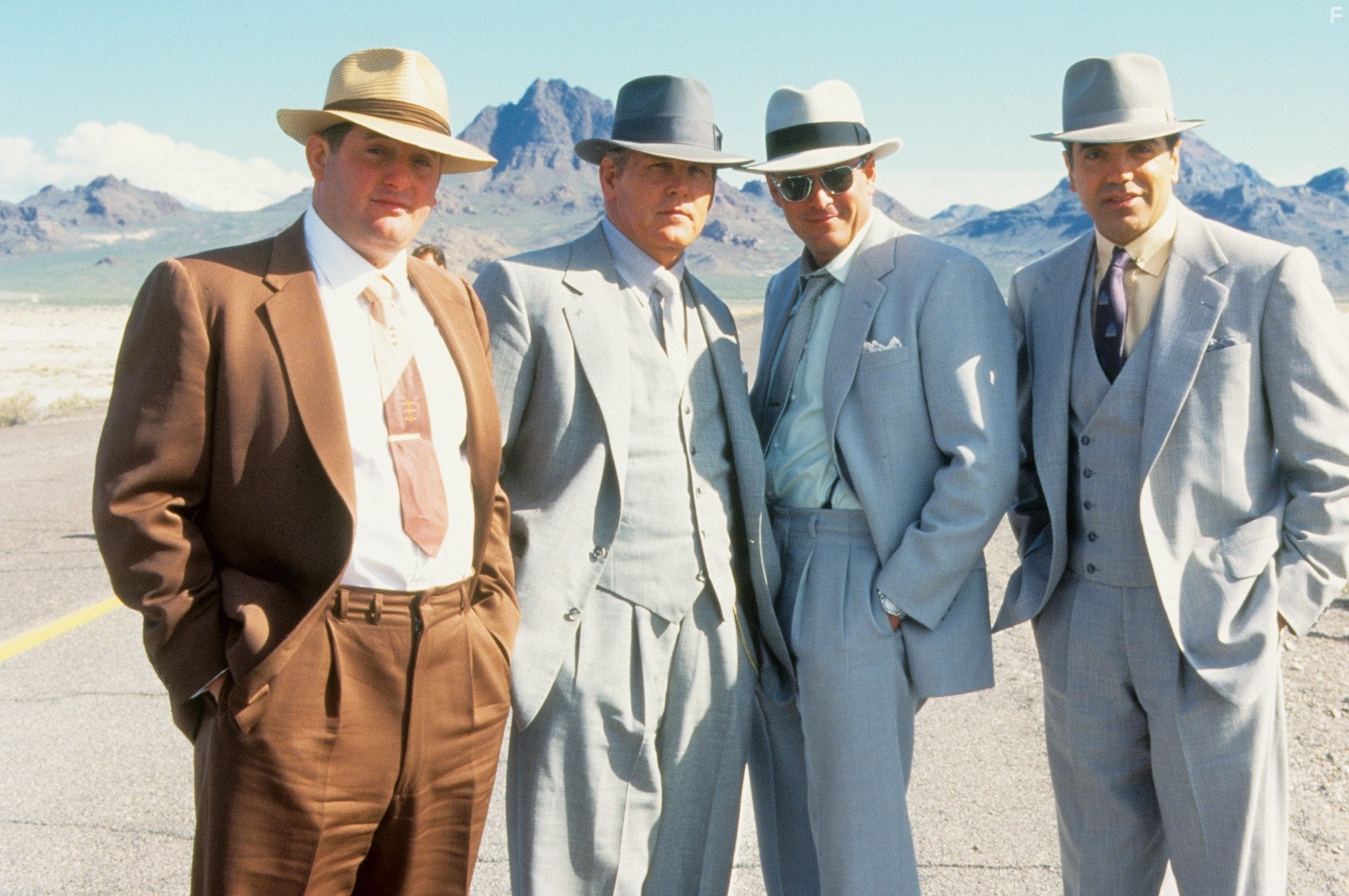 Michael Madsen, Nick Nolte, Chazz Palminteri, and Chris Penn in Скала Малхолланд (1996)