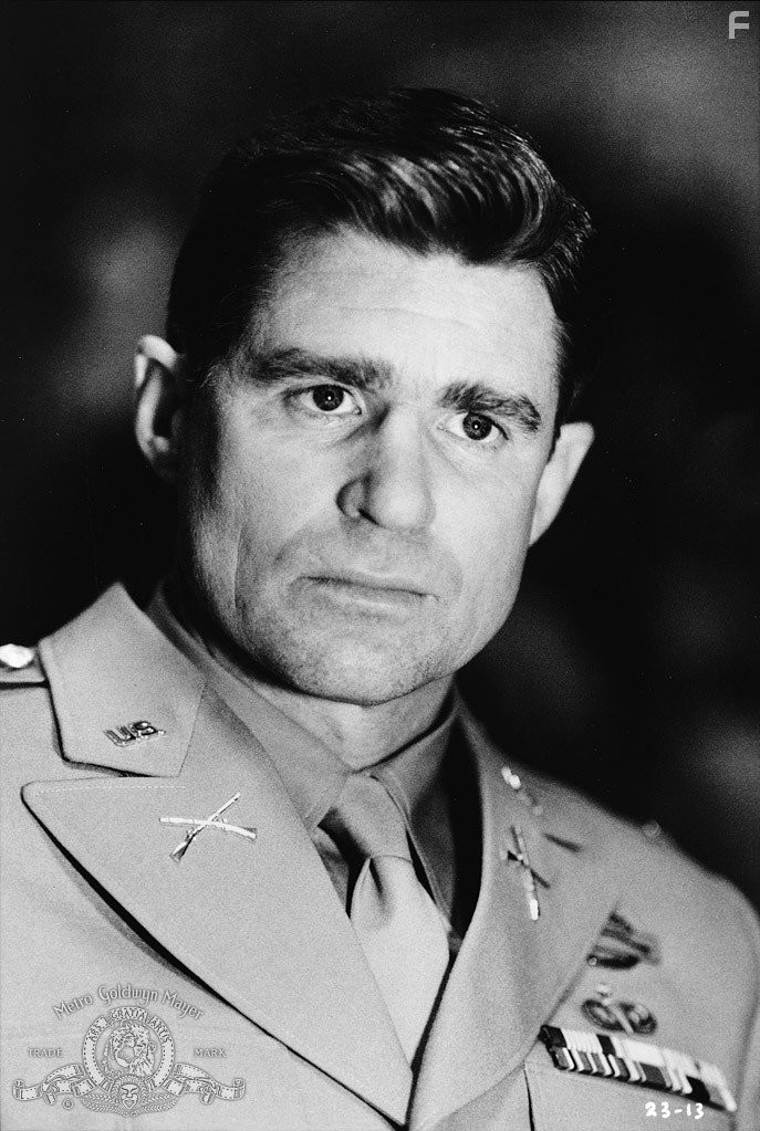 Treat Williams in Скала Малхолланд (1996)