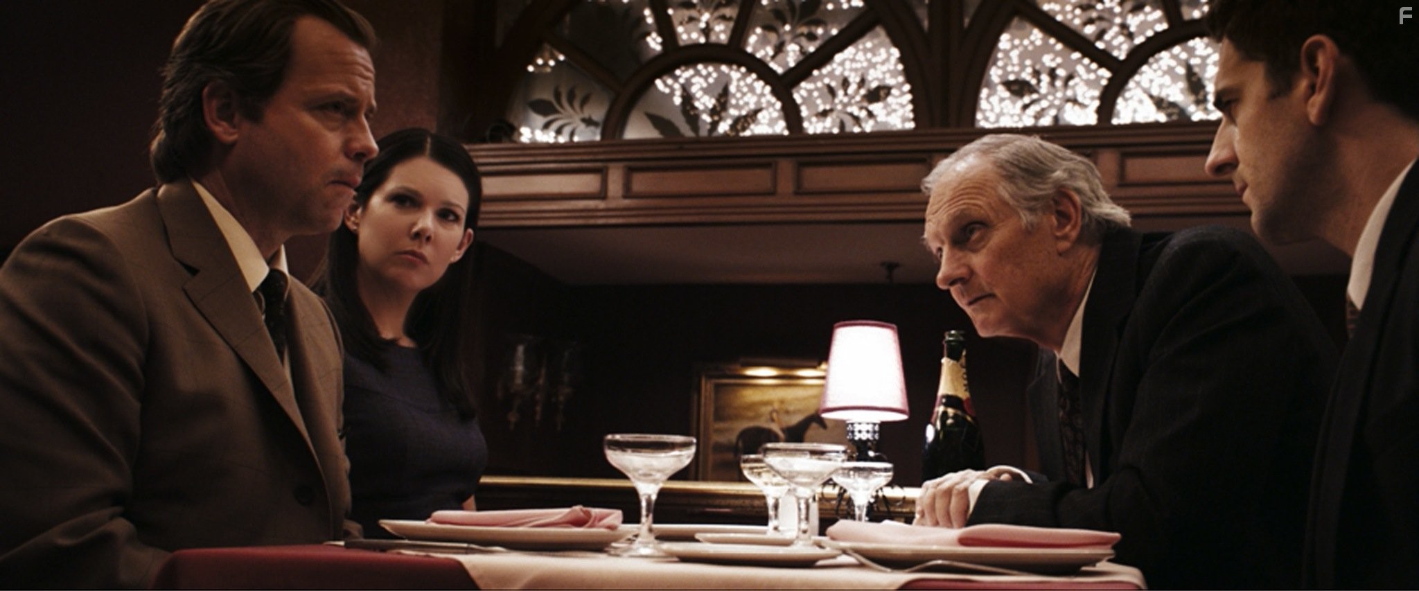 Alan Alda, Greg Kinnear, and Lauren Graham in Проблеск гениальности (2008)