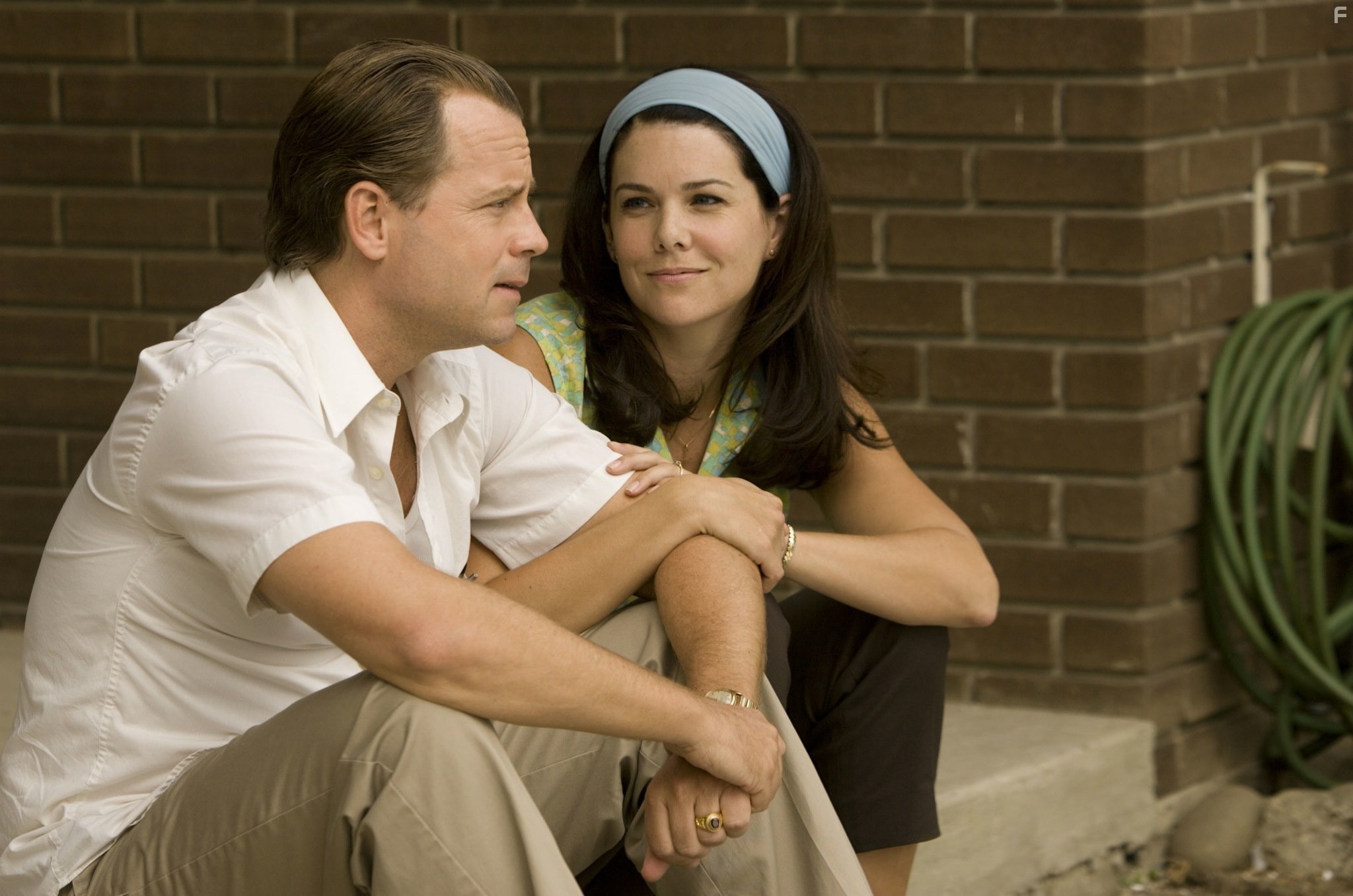 Greg Kinnear and Lauren Graham in Проблеск гениальности (2008)