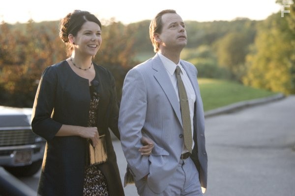 Greg Kinnear and Lauren Graham in Проблеск гениальности (2008)