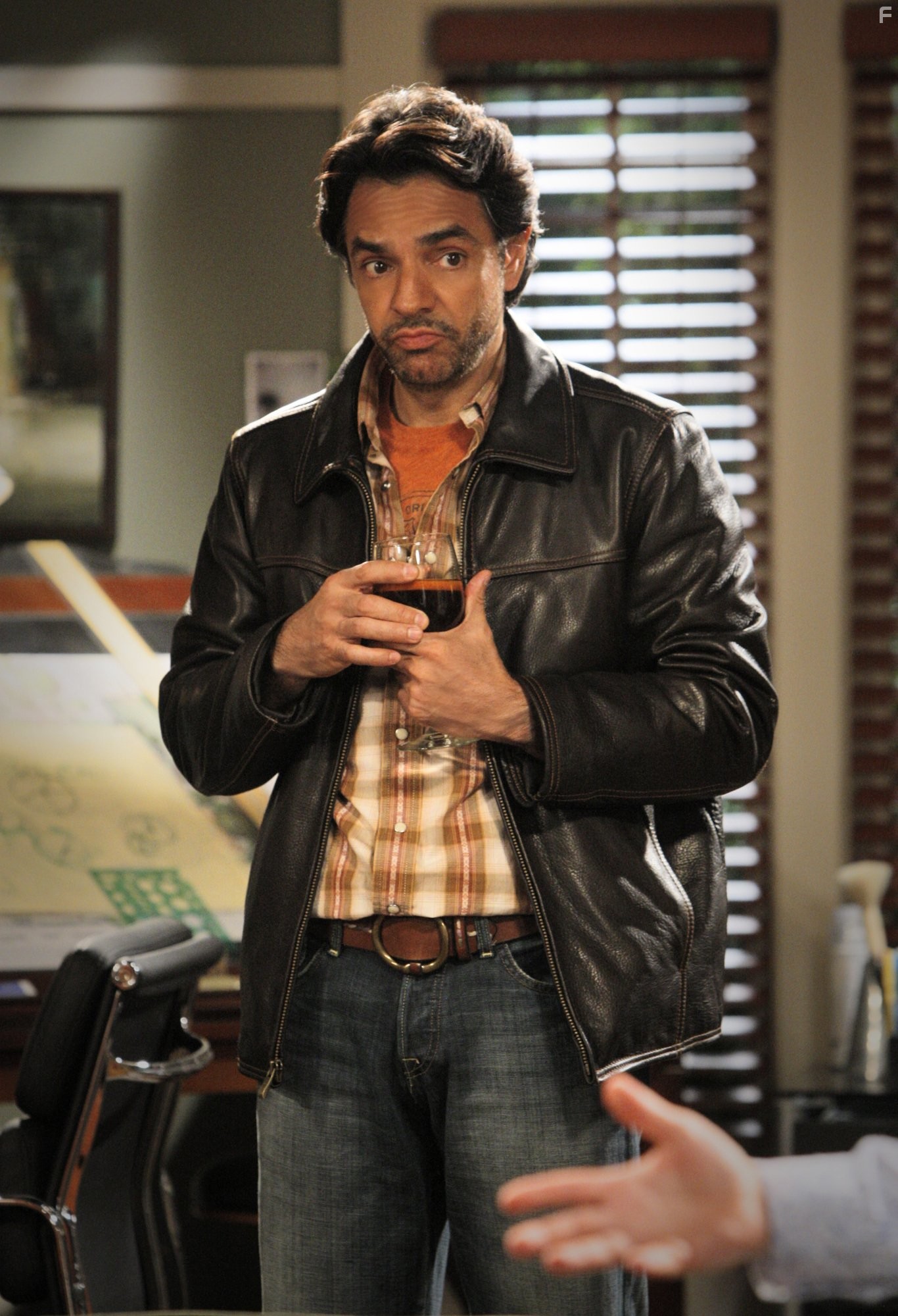 Eugenio Derbez in Роб (2012)