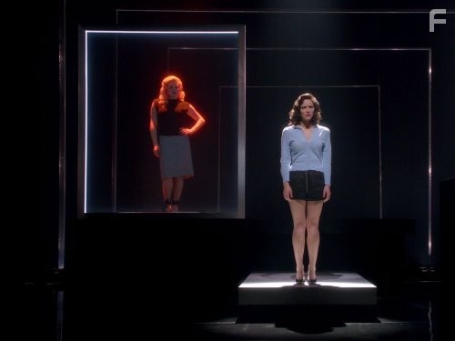 Katharine McPhee and Megan Hilty in Жизнь как шоу (2012)