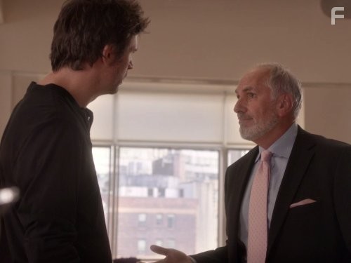 Michael Cristofer and Jack Davenport in Жизнь как шоу (2012)