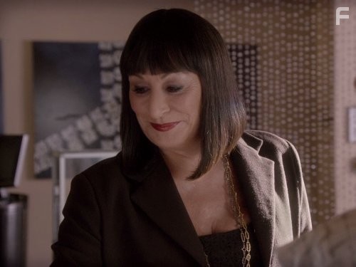 Anjelica Huston in Жизнь как шоу (2012)