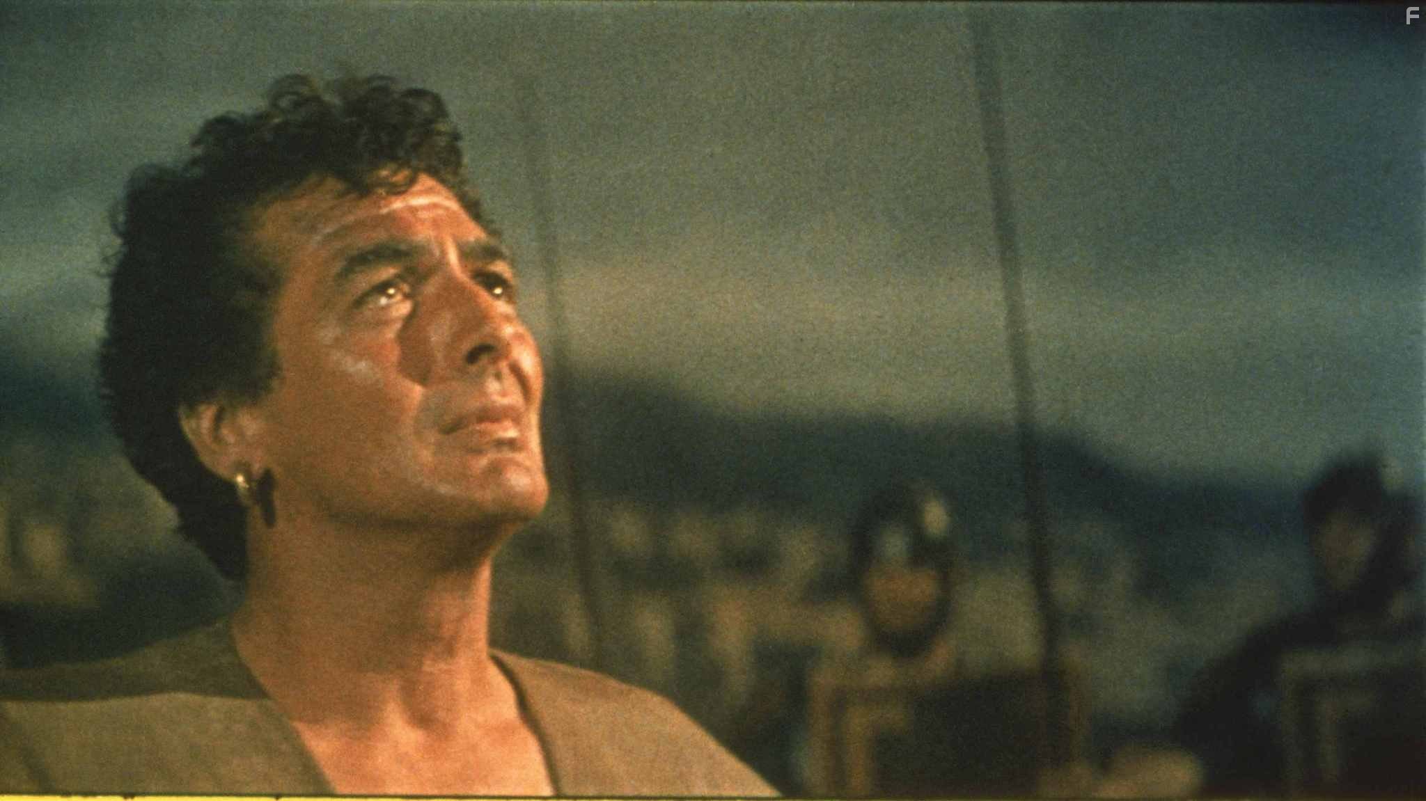 Victor Mature in Плащаница (1953)