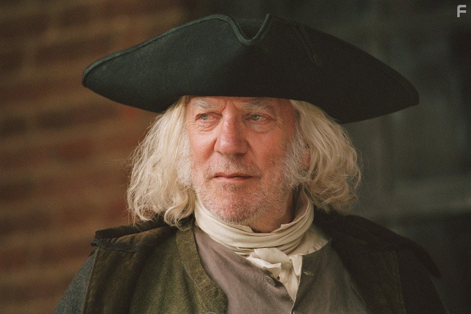 Donald Sutherland in Гордость и предубеждение (2005)