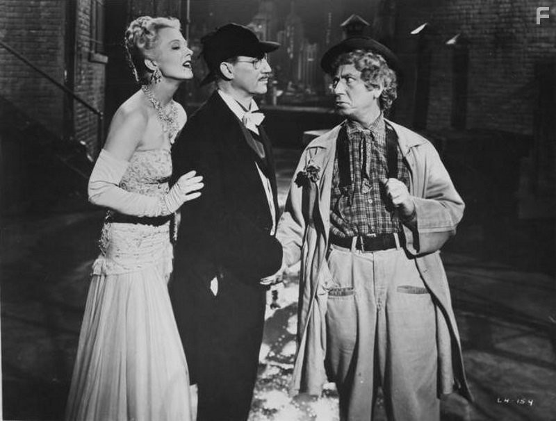 Chico Marx, Harpo Marx, and Ilona Massey in Счастливая любовь (1949)