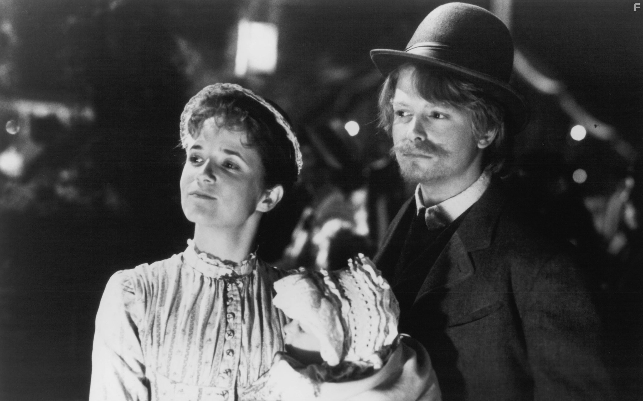 Michael J. Fox and Lea Thompson in Назад в будущее III (1990)