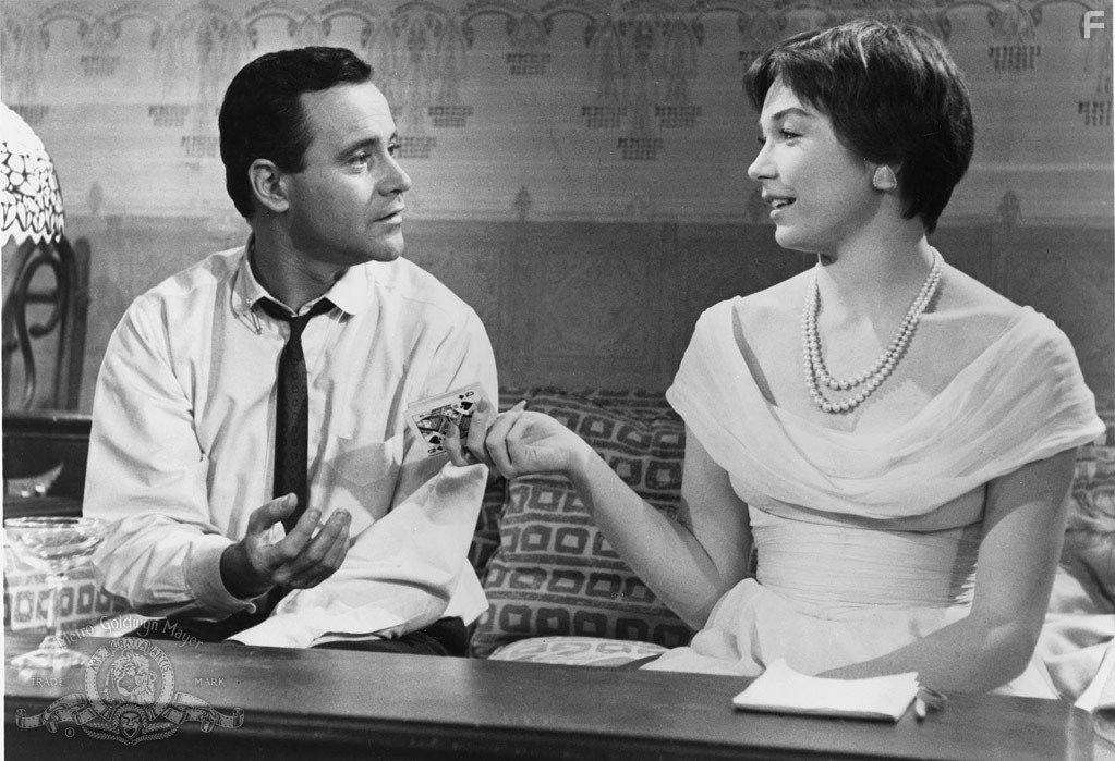 Jack Lemmon and Shirley MacLaine in Квартира (1960)