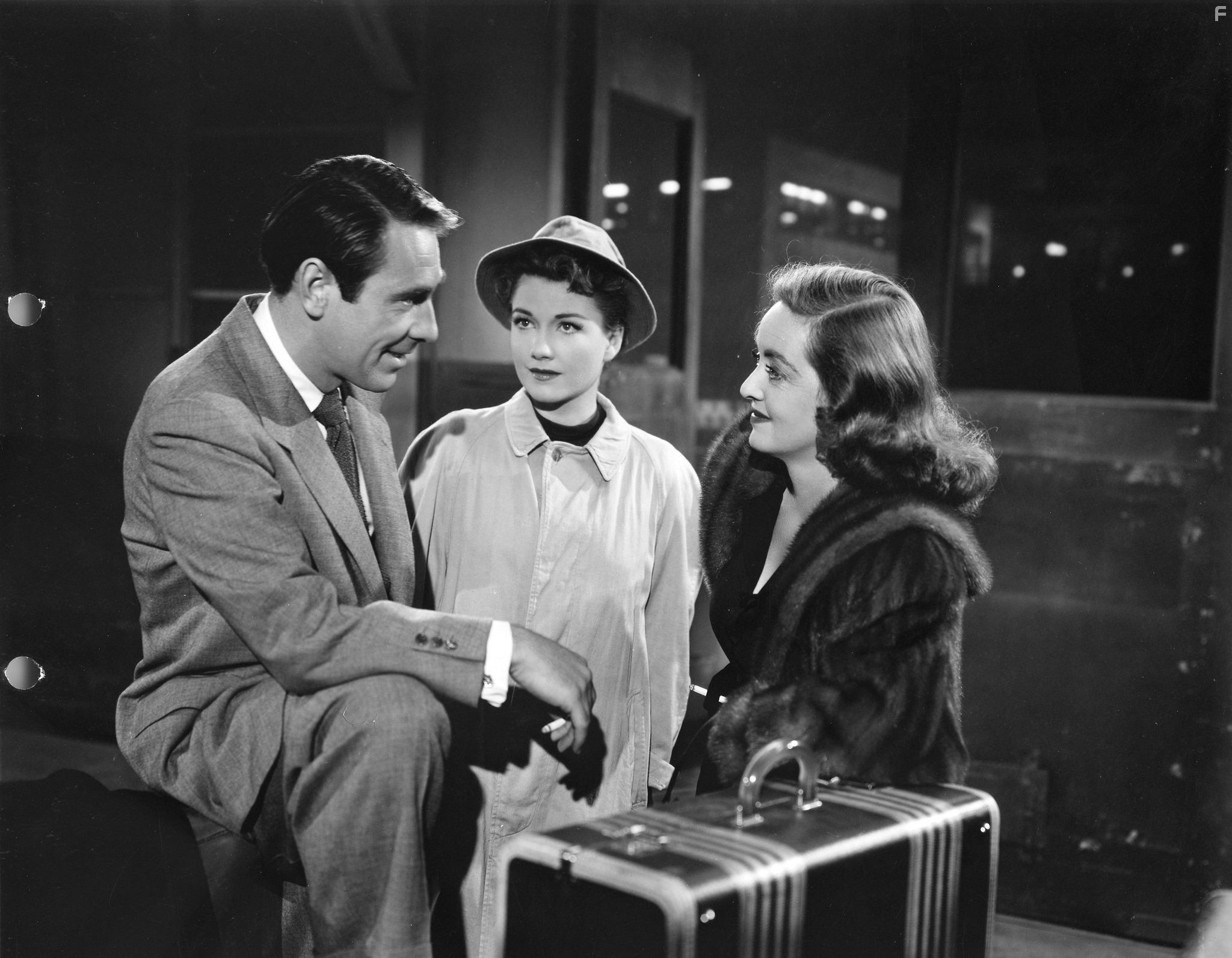 Bette Davis, Anne Baxter, and Gary Merrill in Всё о Еве (1950)