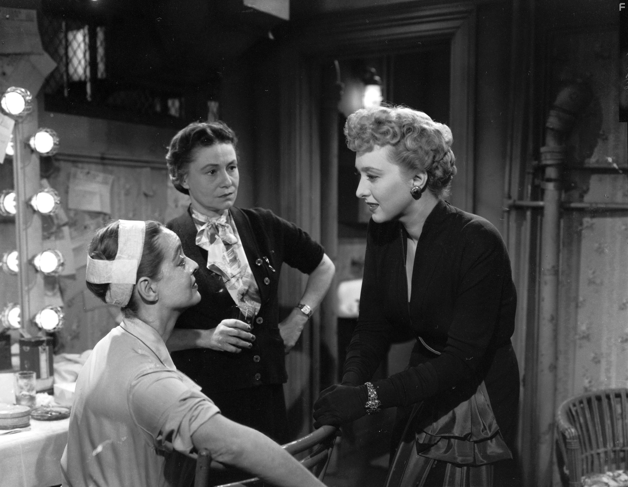 Bette Davis, Celeste Holm, and Thelma Ritter in Всё о Еве (1950)