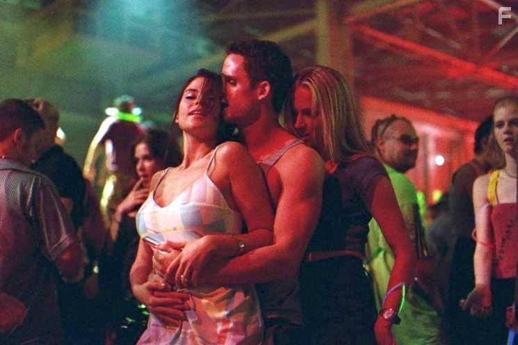 Своя тусовка (2000)