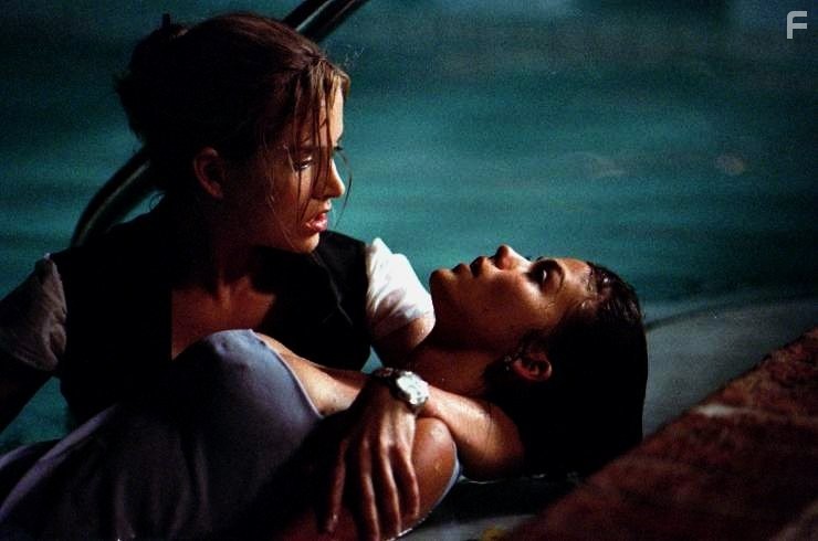 Своя тусовка (2000)