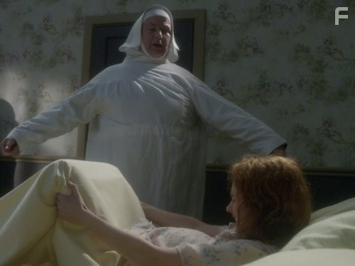Pam Ferris in Вызовите акушерку (2012)