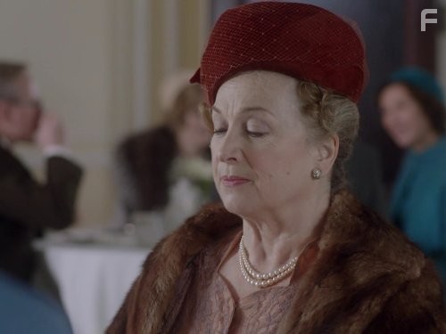 Cheryl Campbell in Вызовите акушерку (2012)