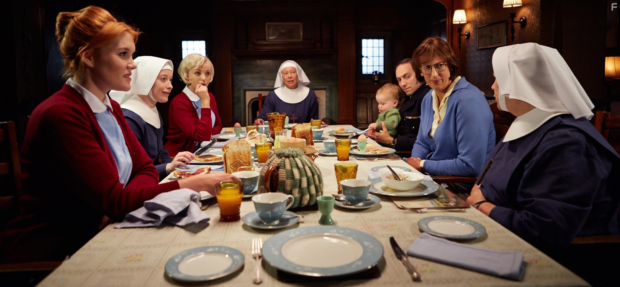 Jenny Agutter, Ben Caplan, Pam Ferris, Miranda Hart, Emerald Fennell, Helen George, Victoria Yeates, and Peter Noakes in Вызовите акушерку (2012)