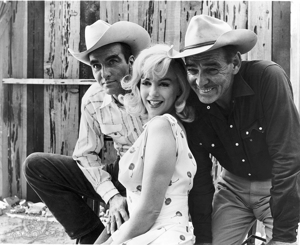 Clark Gable, Marilyn Monroe, and Montgomery Clift in Неприкаянные (1961)