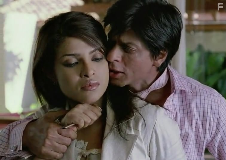 Shah Rukh Khan and Priyanka Chopra in Дон. Главарь мафии (2006)