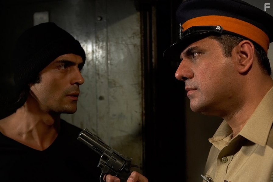 Arjun Rampal and Boman Irani in Дон. Главарь мафии (2006)