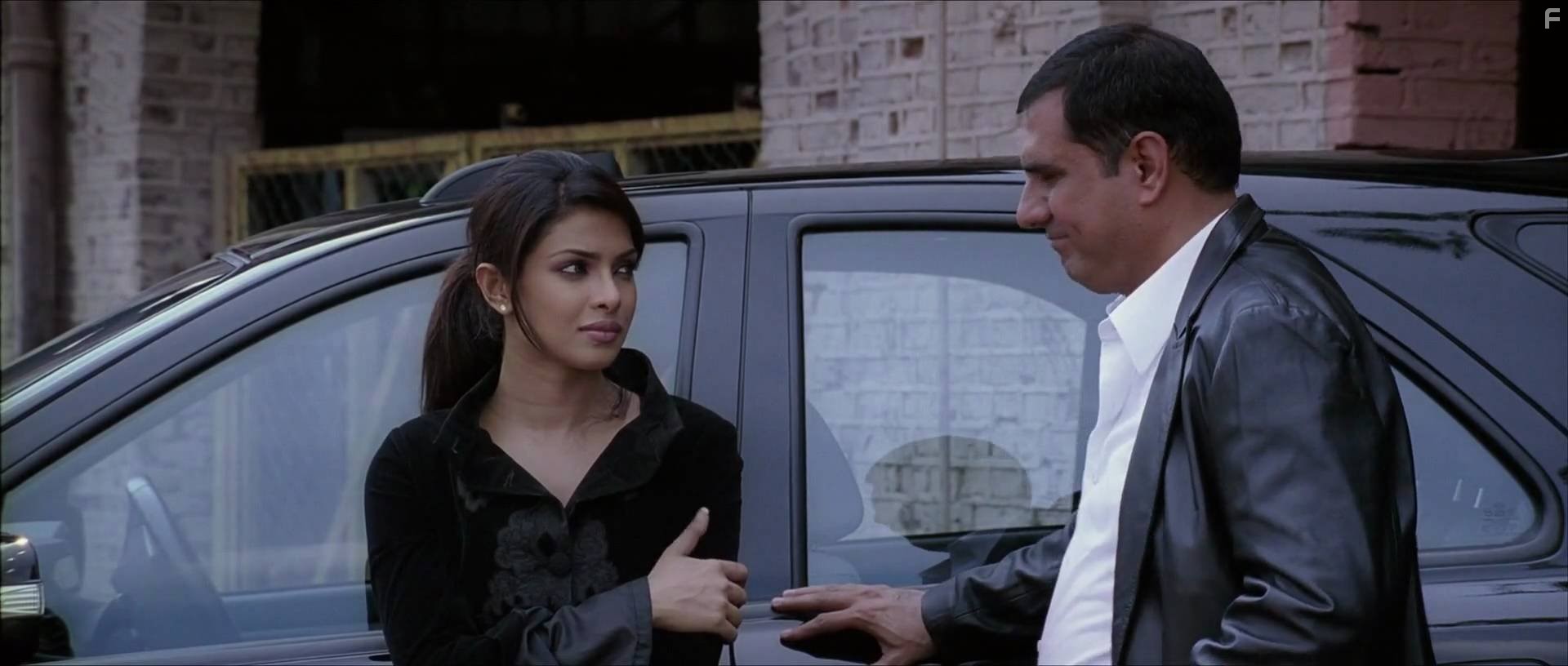 Boman Irani and Priyanka Chopra in Дон. Главарь мафии (2006)