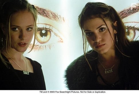 Evan Rachel Wood and Nikki Reed in Тринадцать (2003)