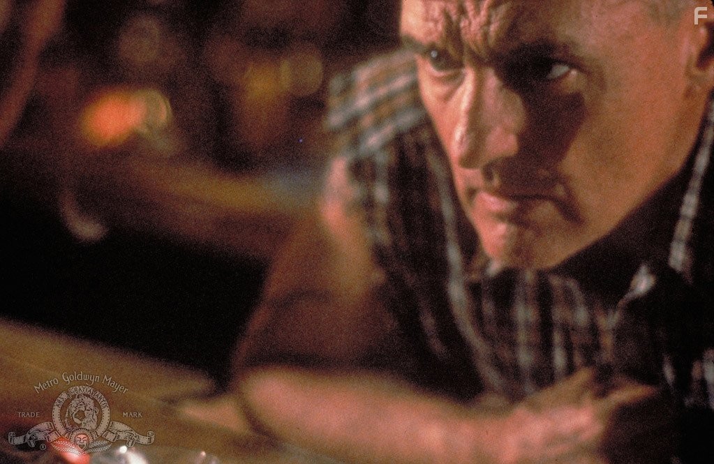 Dennis Hopper in Индеец-беглец (1991)