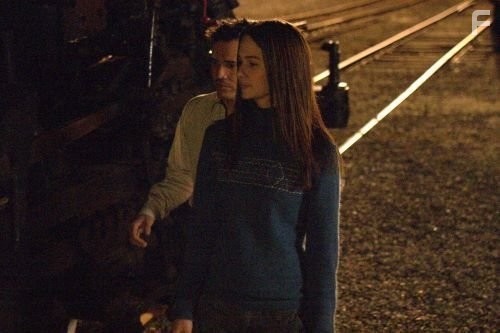 John Leguizamo and Katherine Waterston in Няньки (2007)