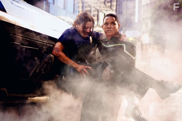 Will Smith and Liz Wicker in Хэнкок (2008)