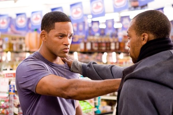 Will Smith and Aaron Toney in Хэнкок (2008)