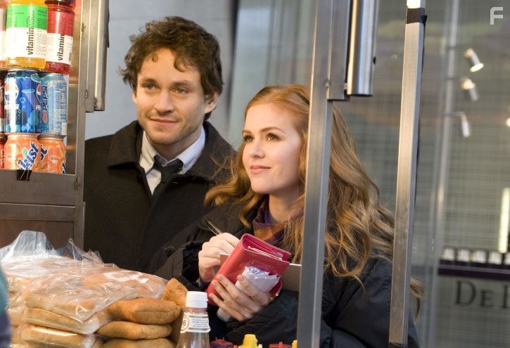 Hugh Dancy and Isla Fisher in Шопоголик (2009)