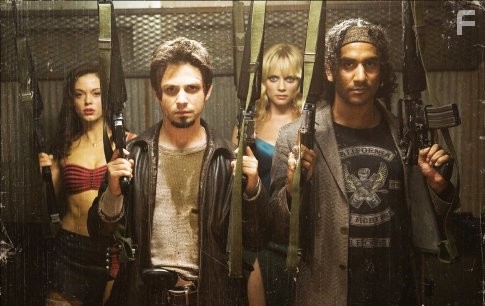 Rose McGowan, Naveen Andrews, Marley Shelton, and Freddy Rodr?guez in Грайндхаус (2007)