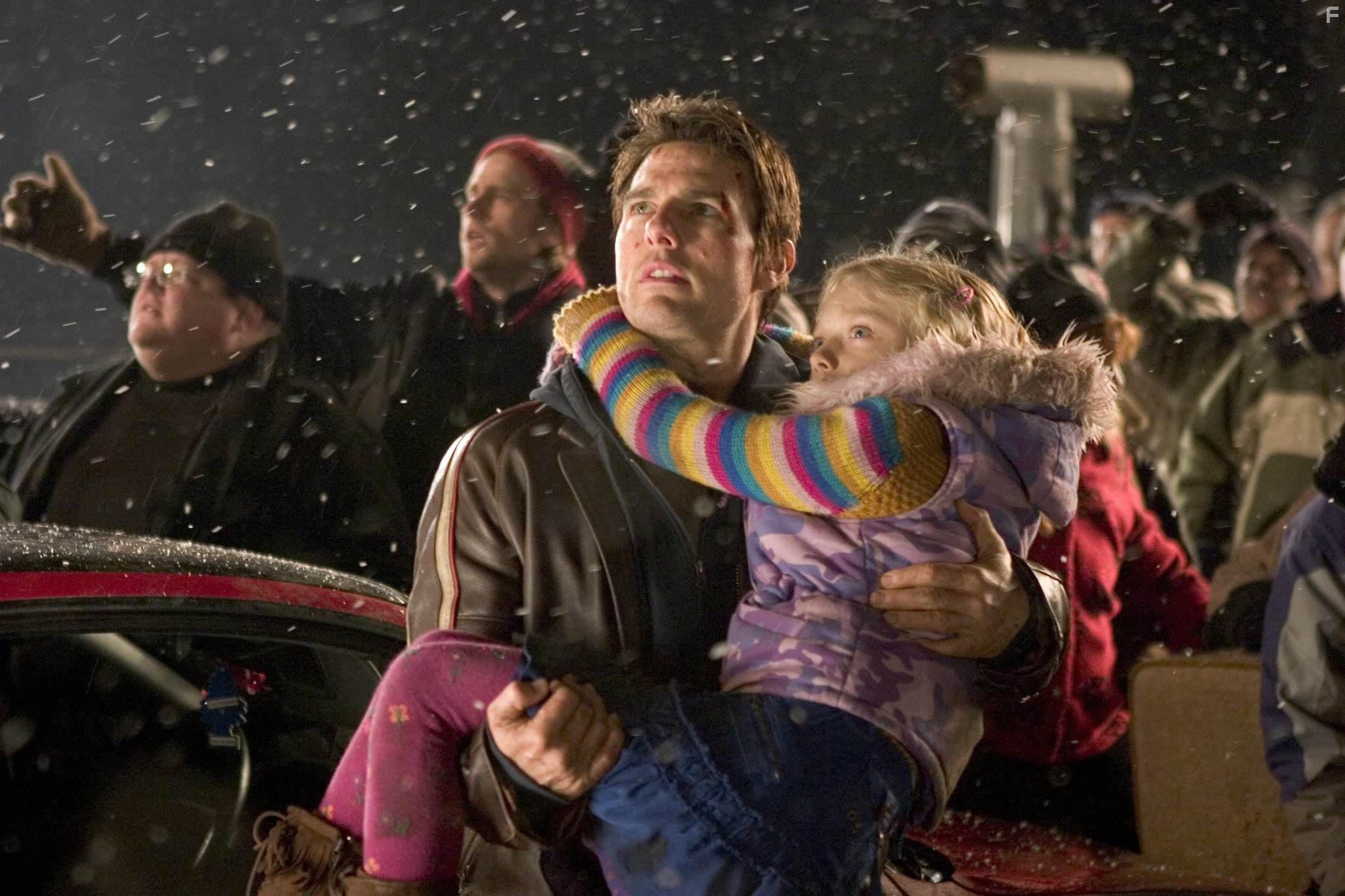 Tom Cruise and Dakota Fanning in Война миров (2005)