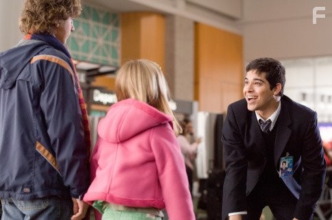 Wilmer Valderrama, Dyllan Christopher, and Dominique Salda?a in Дети без присмотра (2006)