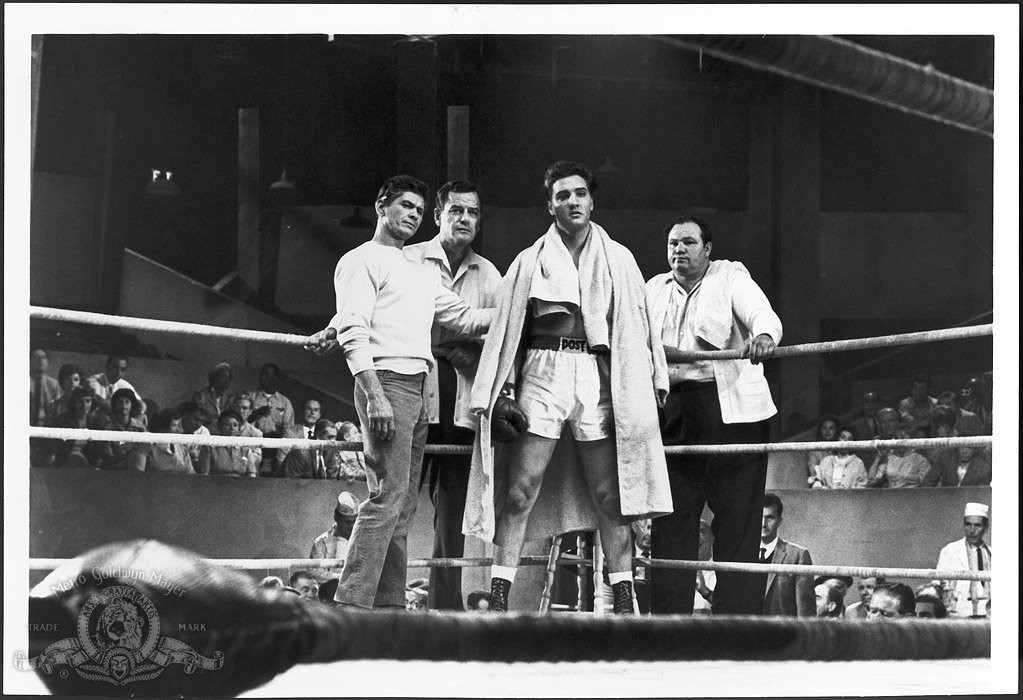 Elvis Presley and Charles Bronson in Малыш Галахад (1962)