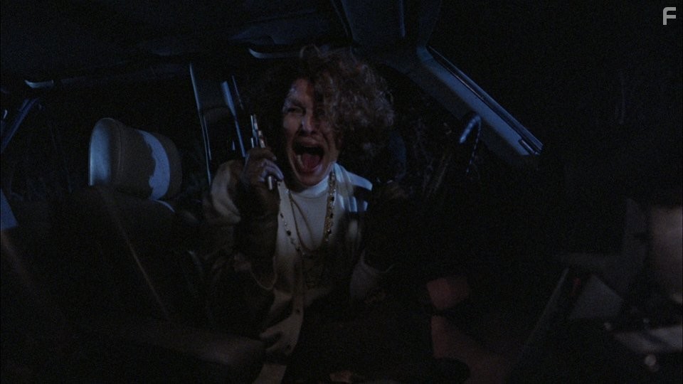 Lois Chiles in Калейдоскоп ужасов II (1987)