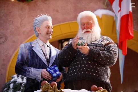 Tim Allen and Martin Short in Санта Клаус 3: Хозяин полюса (2006)