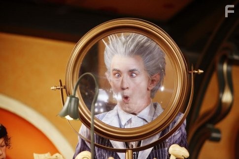 Martin Short in Санта Клаус 3: Хозяин полюса (2006)