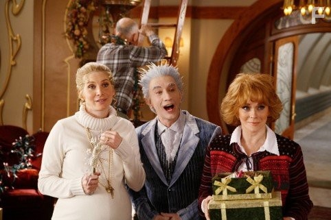 Ann-Margret, Alan Arkin, Martin Short, and Elizabeth Mitchell in Санта Клаус 3: Хозяин полюса (2006)
