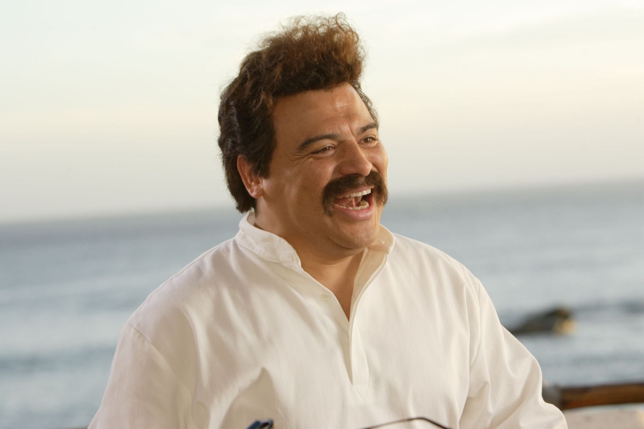 Carlos Mencia in Девушка моих кошмаров (2007)