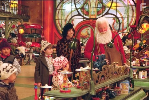 Tim Allen, Spencer Breslin, and David Krumholtz in Санта Клаус 2 (2002)