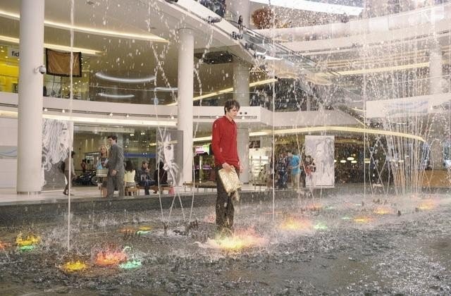 Sarah Hyland and Matt Prokop in Прекрасный 'принц' (2011)