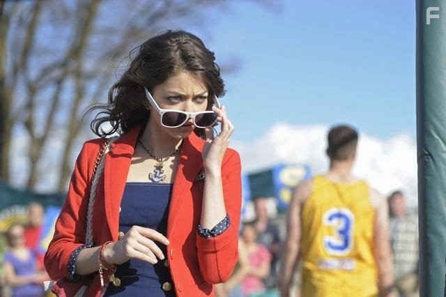 Sarah Hyland in Прекрасный 'принц' (2011)