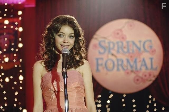 Sarah Hyland in Прекрасный 'принц' (2011)